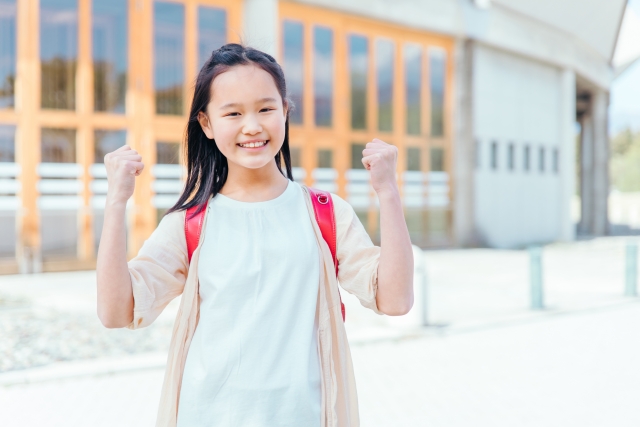 プログラミング学習にやる気の小学生